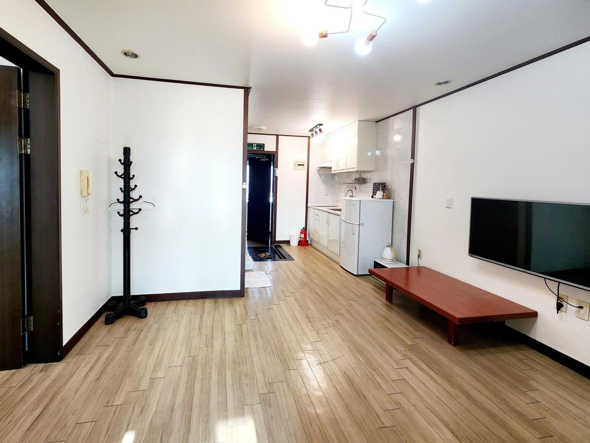 סאוגוויפו Pureun Jeju Pension מראה חיצוני תמונה