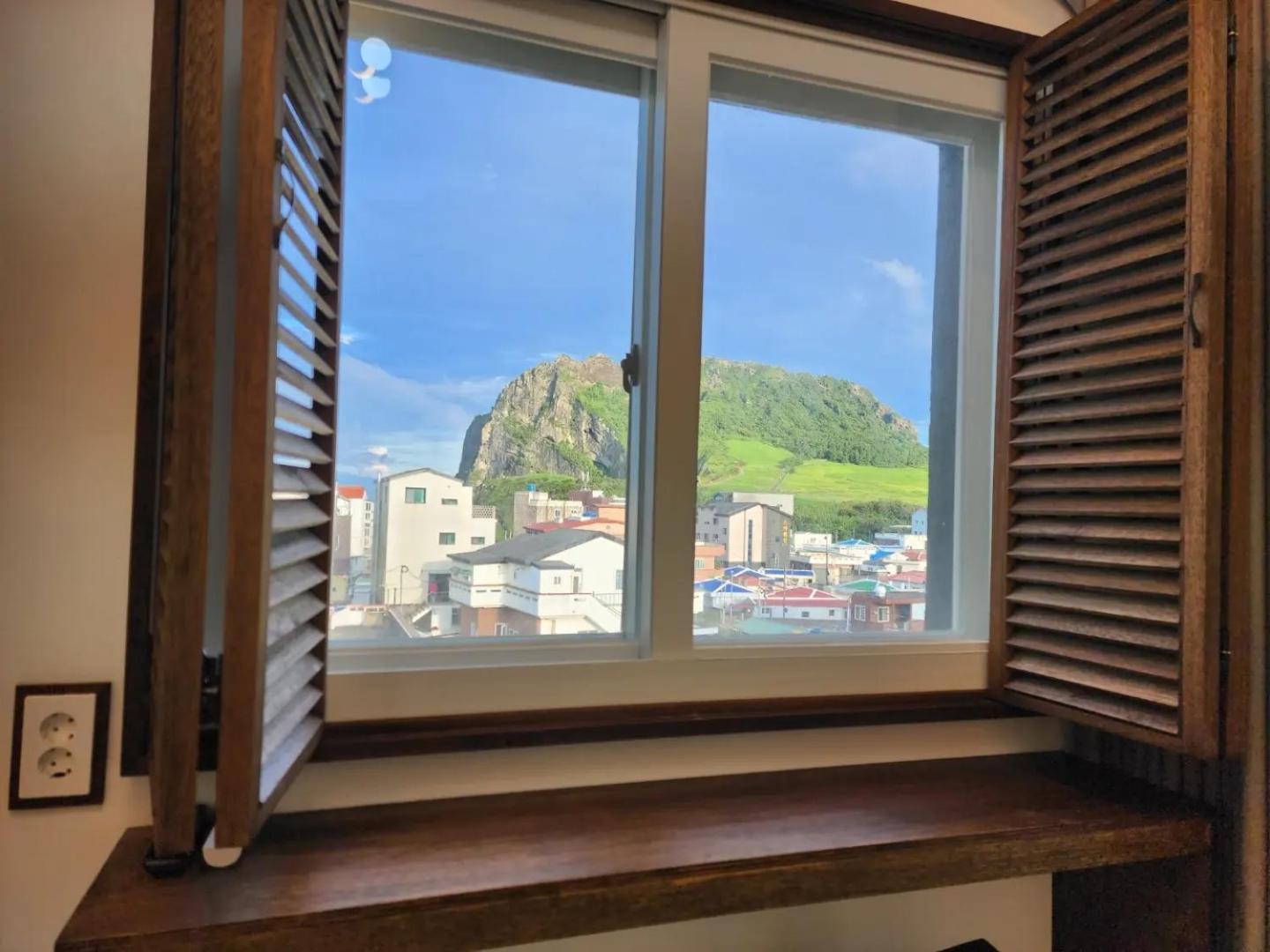 סאוגוויפו Pureun Jeju Pension מראה חיצוני תמונה