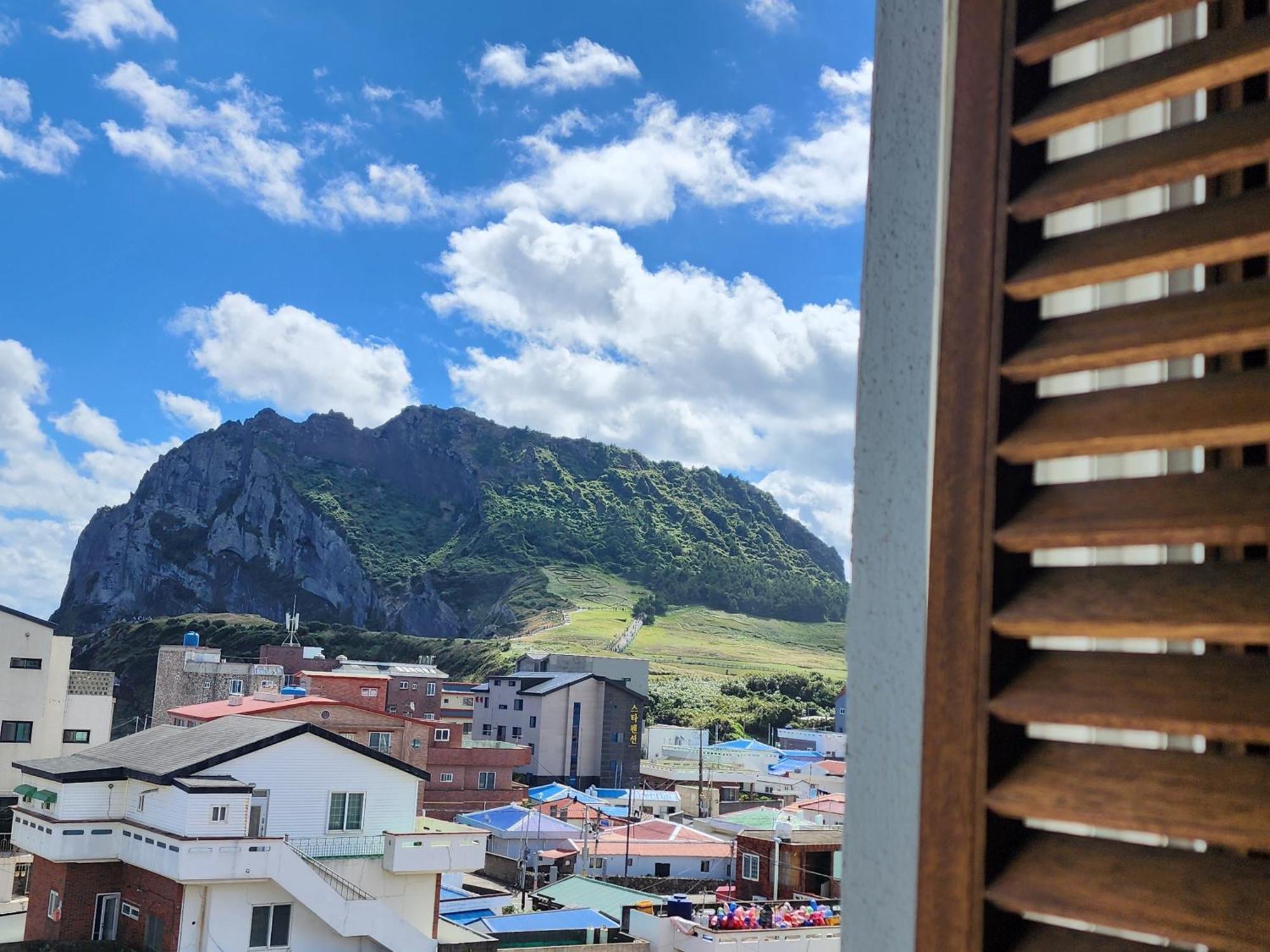 סאוגוויפו Pureun Jeju Pension מראה חיצוני תמונה