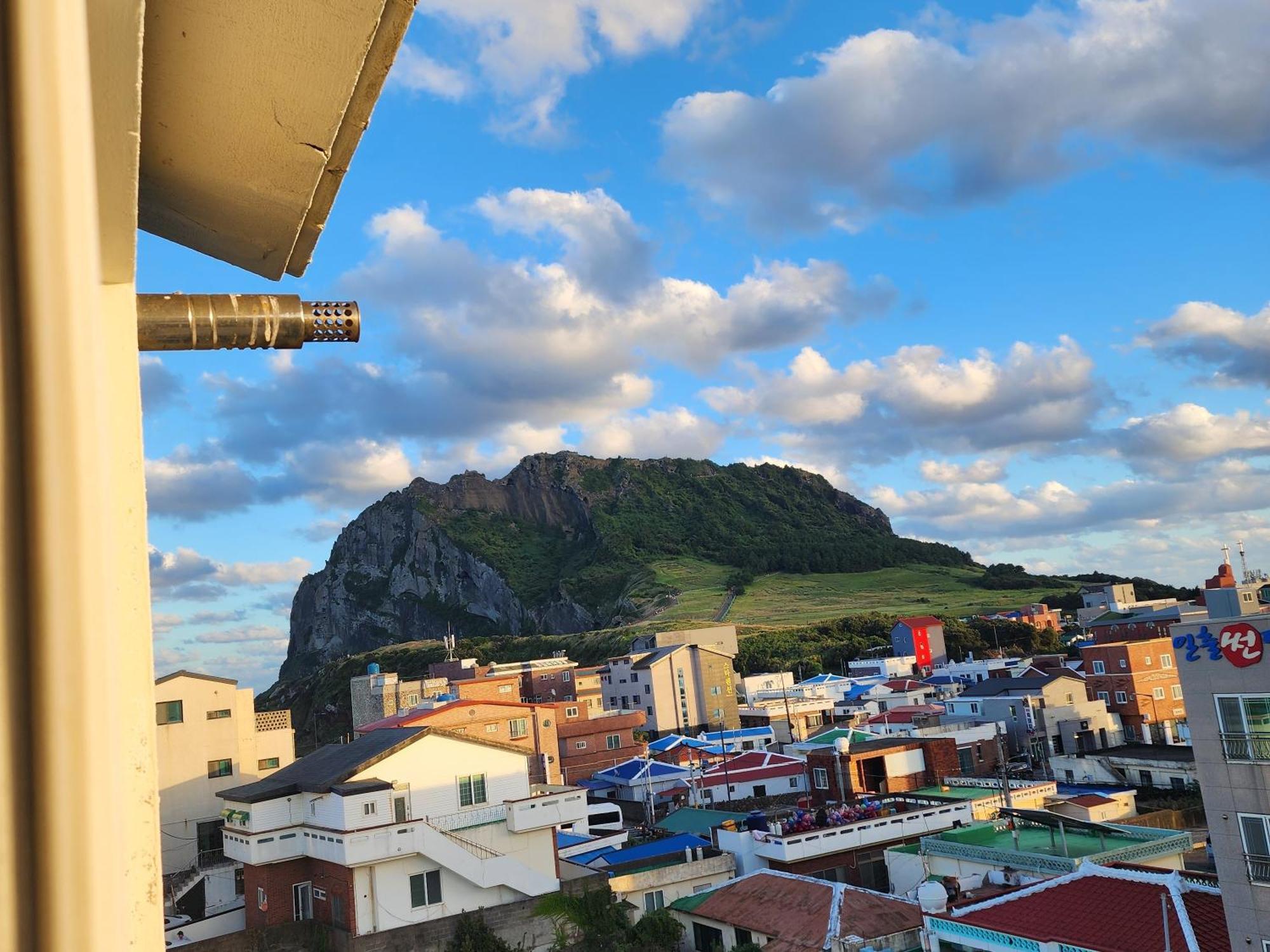 סאוגוויפו Pureun Jeju Pension מראה חיצוני תמונה