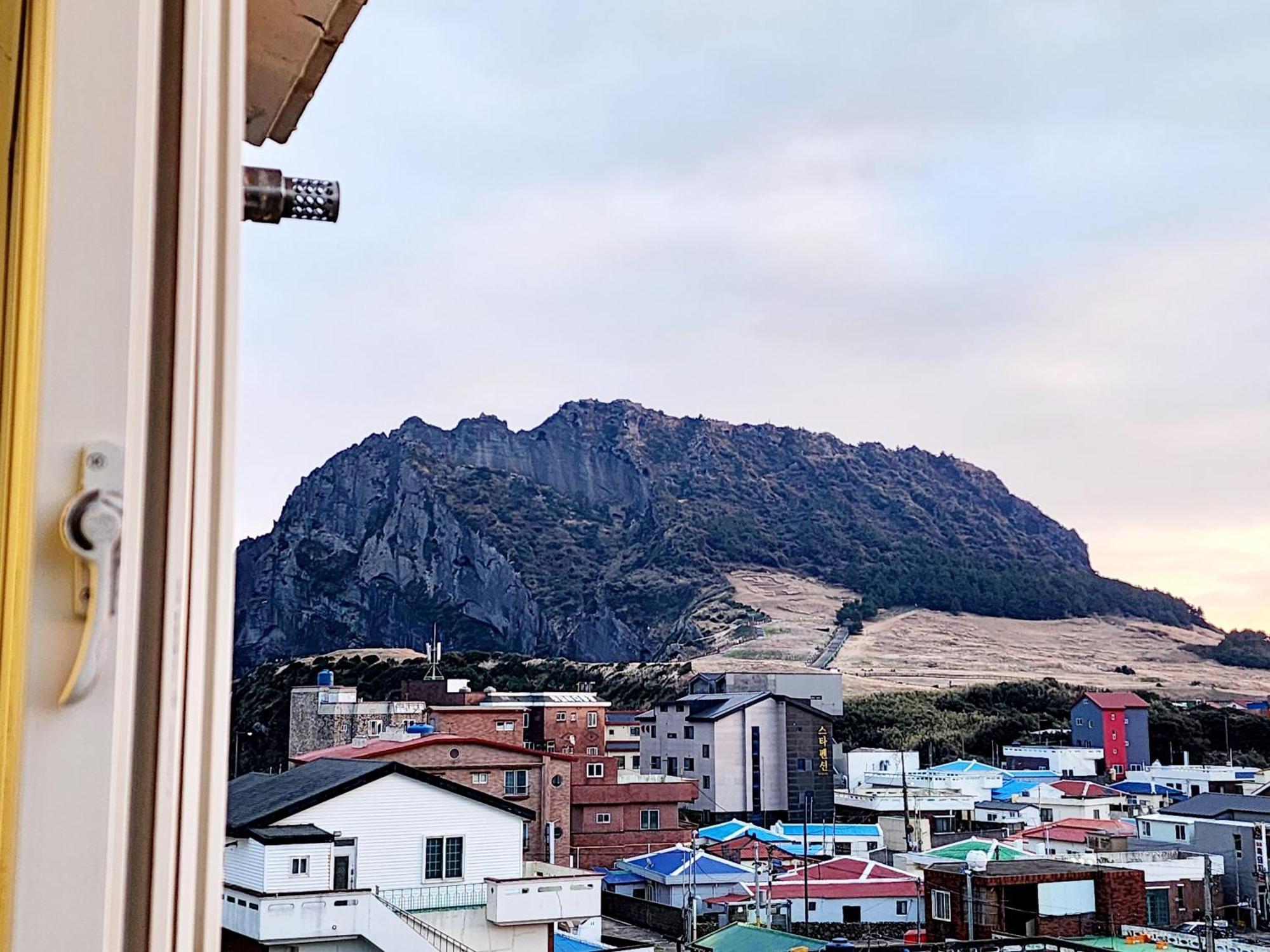 סאוגוויפו Pureun Jeju Pension מראה חיצוני תמונה