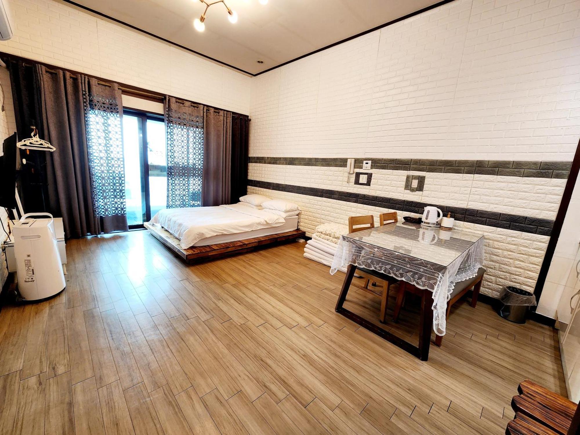 סאוגוויפו Pureun Jeju Pension חדר תמונה