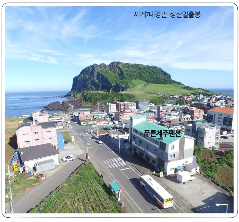 סאוגוויפו Pureun Jeju Pension מראה חיצוני תמונה